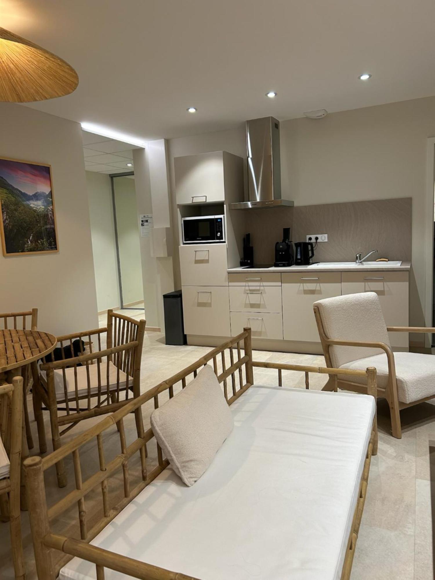 Logis Hotel Restaurant La Vraine Gironcourt-sur-Vraine 外观 照片
